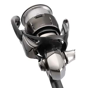Daiwa Luvias 24 PC LT 3000 Makara